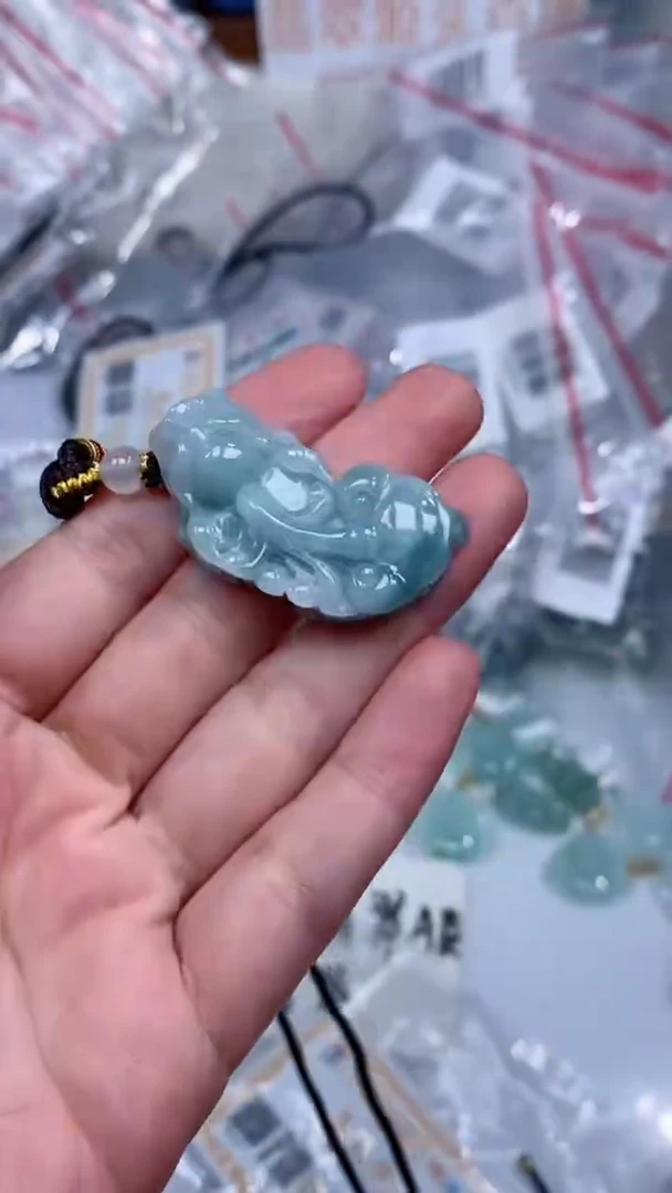 颈饰未镶嵌翡翠吊坠