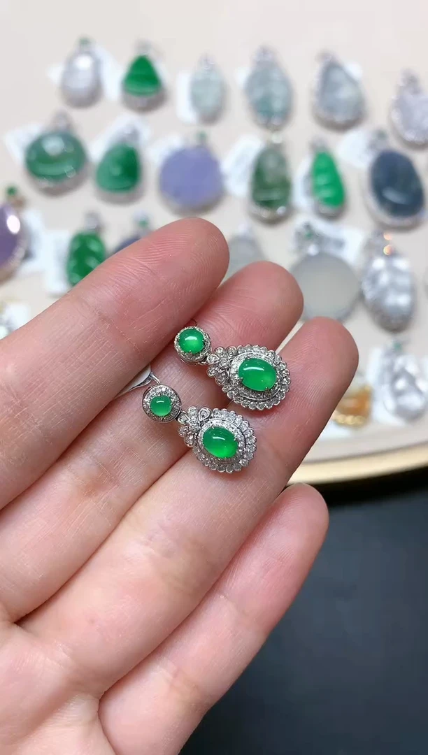 【闪购商品】翡翠吊坠(不含链)18K金镶嵌A529|2980|多样性发其一