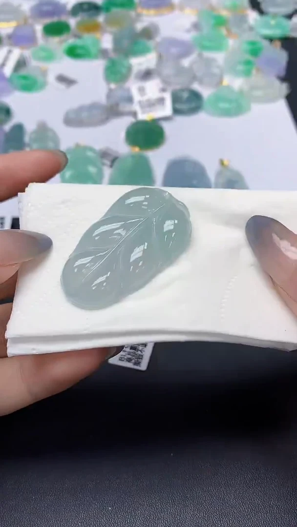 翡翠未镶嵌颈饰天然缅甸a货翡翠