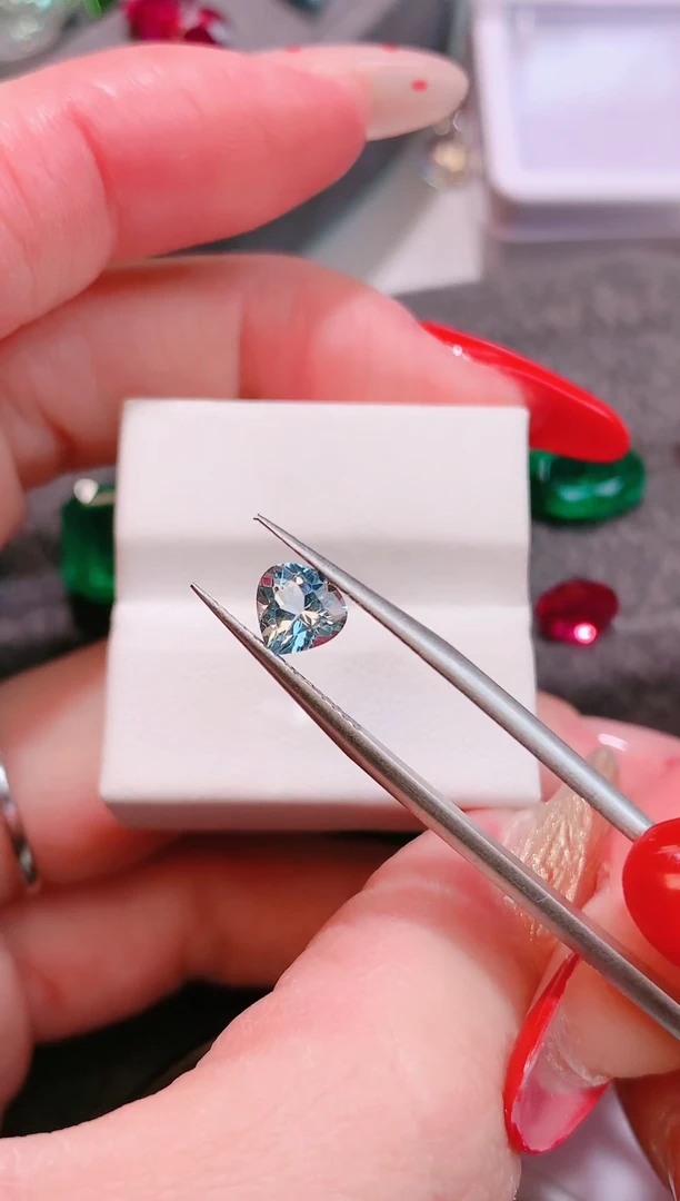 裸石海蓝宝石水滴0.66ct