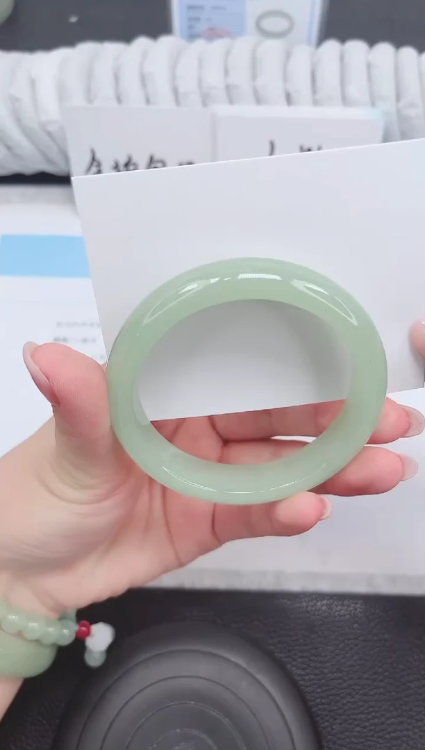 未镶嵌手镯石英质玉108-58.9