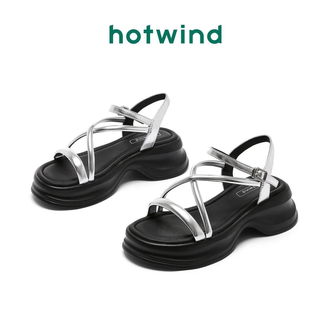 Hotwind/热风百搭外穿一字带凉鞋女2025夏季新款时尚休闲女鞋露趾