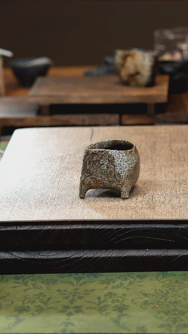 华***?陈国力老师作品冰碛岩重工雕刻地藏出行随形杯