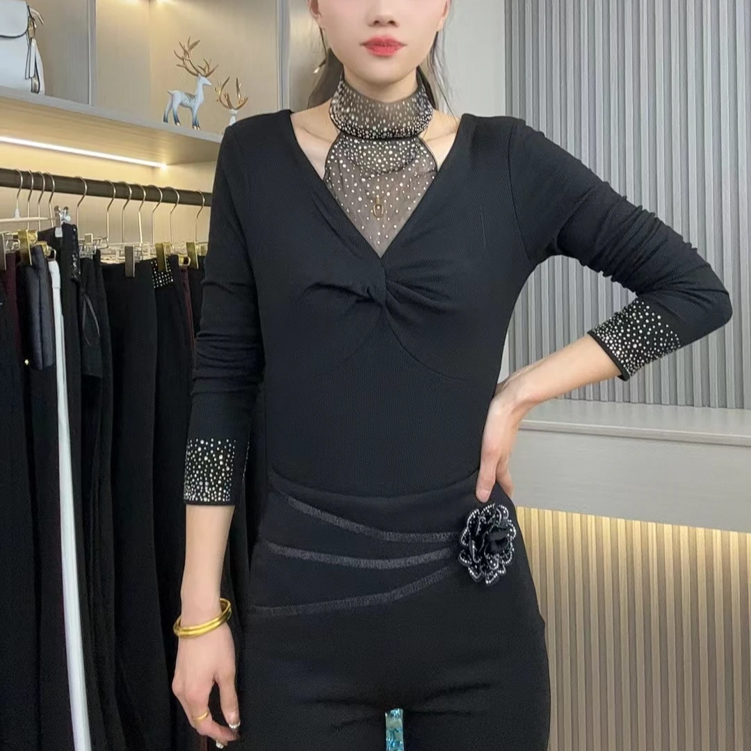 春款性感辣妹烫钻v领长袖打底衫女内搭网纱拼接扭结镂空显瘦T恤