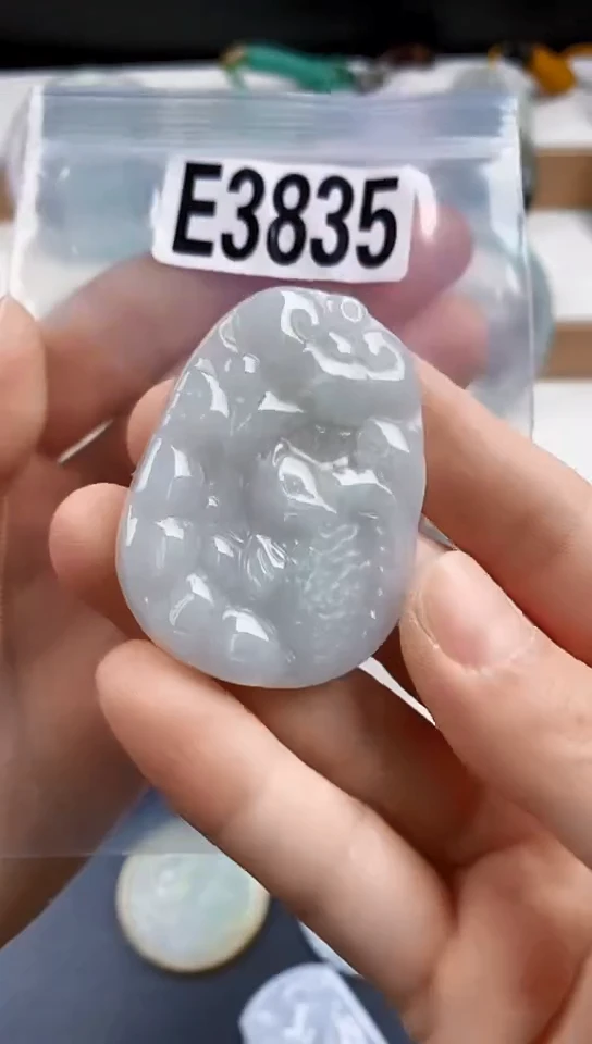 颈饰未镶嵌翡翠天然翡翠吊坠挂件