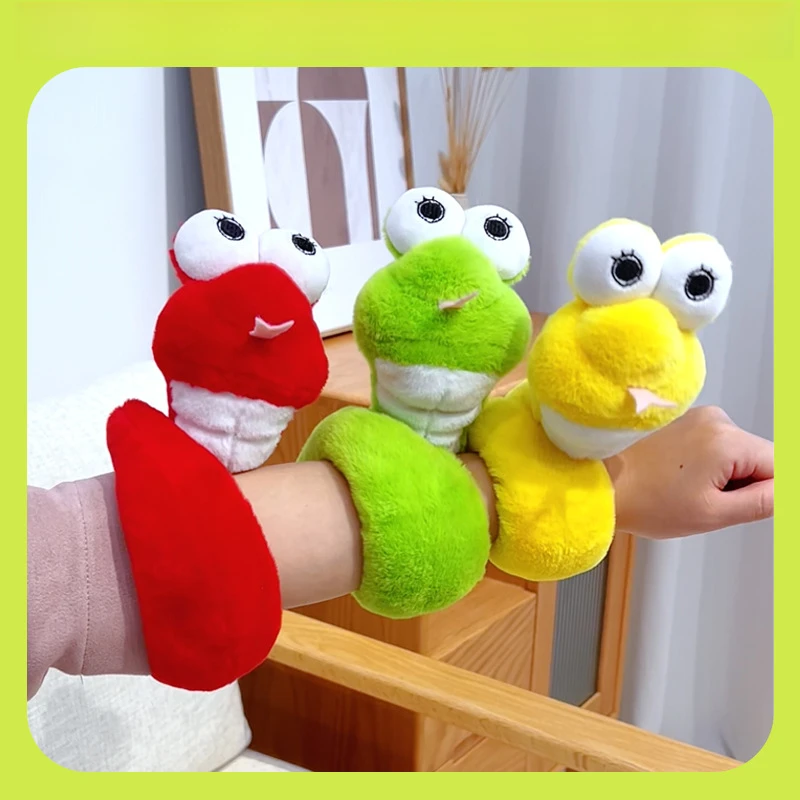 新款创意啪啪圈小蛇公仔毛绒玩具蛇年吉祥物手环蛇玩偶新年礼品