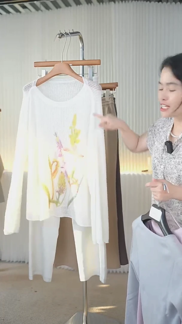 鸢尾花上衣-均码-90-135斤