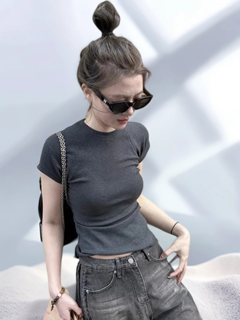 复古休闲风圆领纯棉短袖2025夏季纯色紧身T恤多巴胺服装女