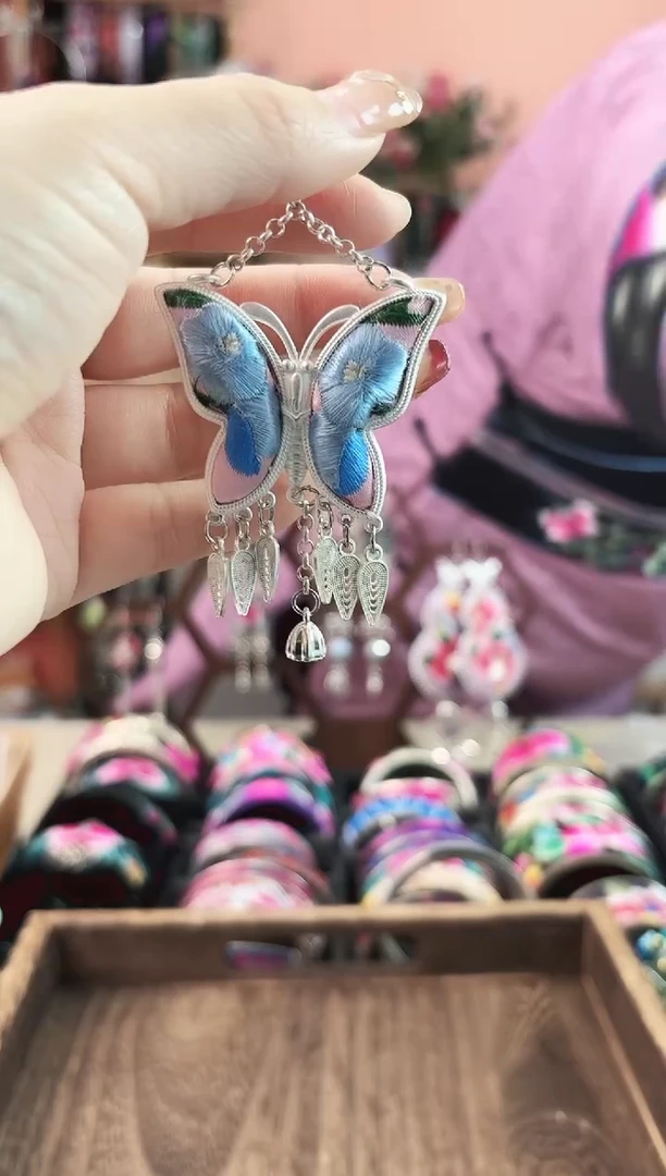 初**️艺枝独秀老绣饰品1