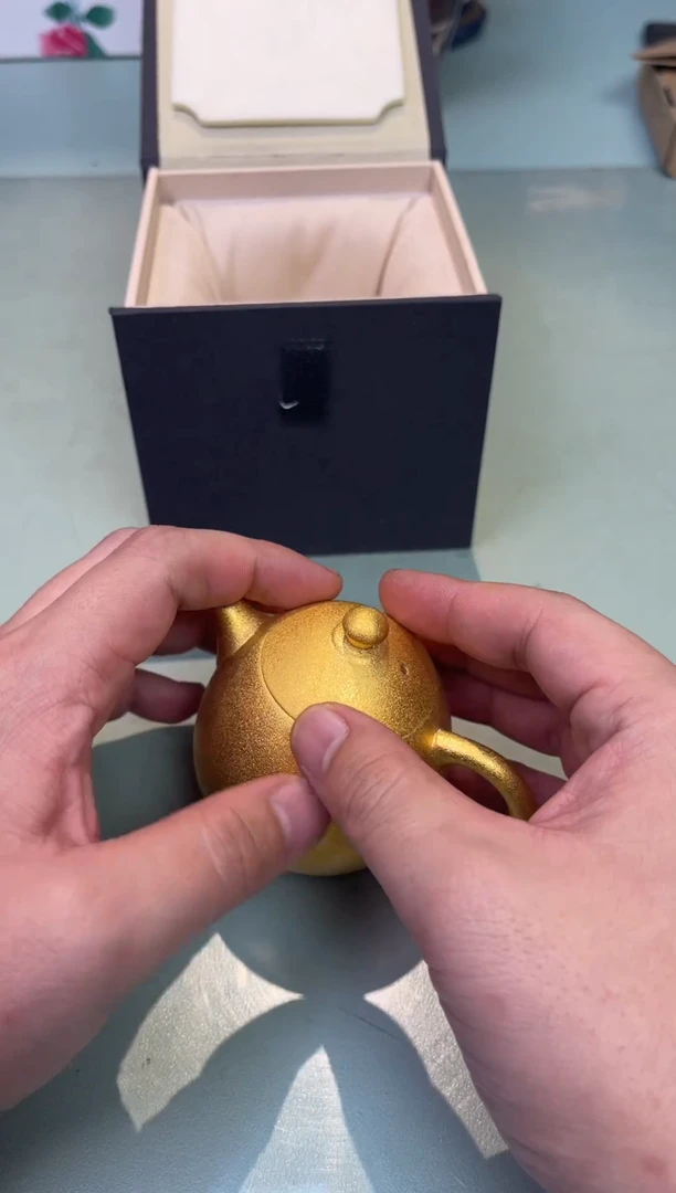 【闪购商品】瓷片金蛋