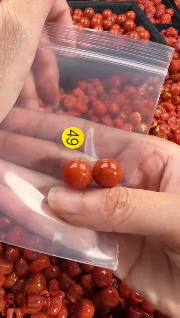 南红玛瑙未镶嵌颈饰1