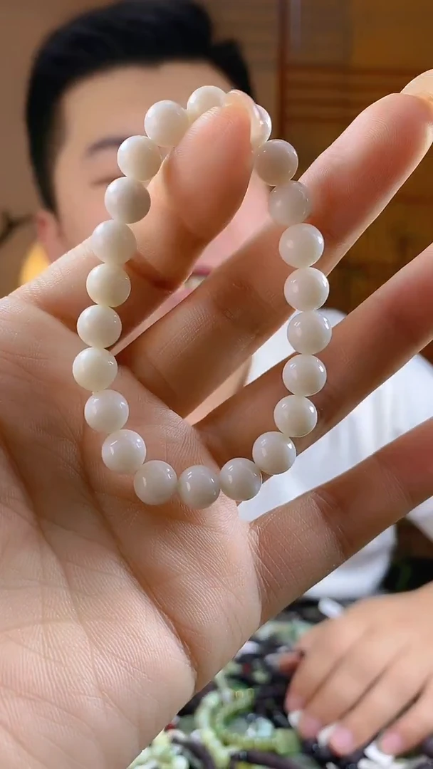 和田玉未镶嵌颈饰多样性发货，拍一发一