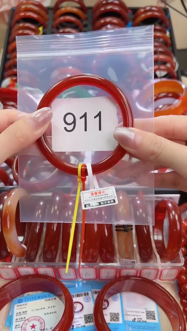 手镯玛瑙/玉髓未镶嵌59圈口*911