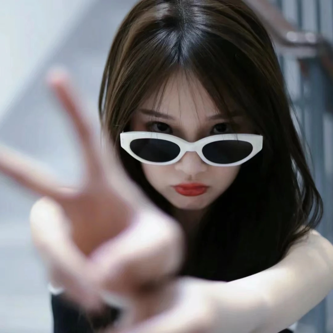 【原单品质】白色猫眼墨镜时尚百搭个性街拍25新款女气质素颜镜复古