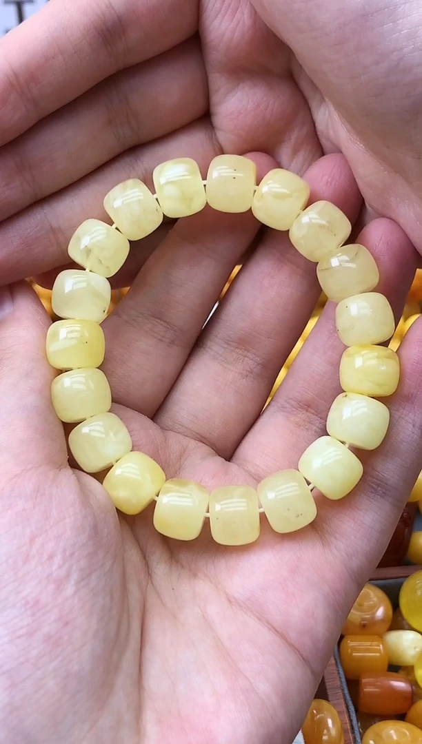 未镶嵌琥珀珠宝奇石169