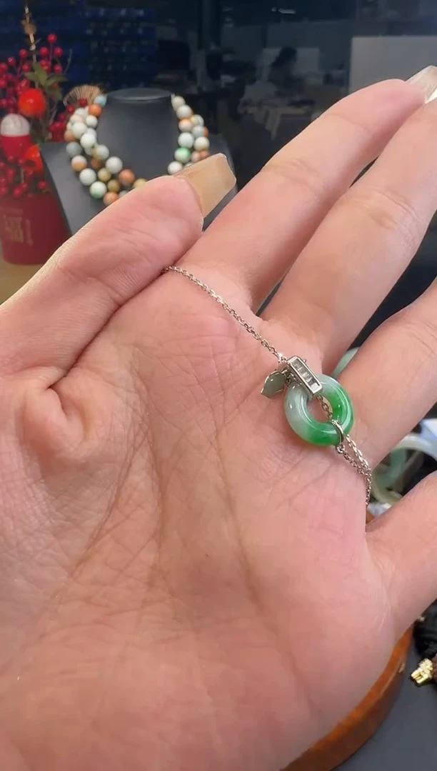 【闪购商品】翡翠颈饰18K金镶嵌手链