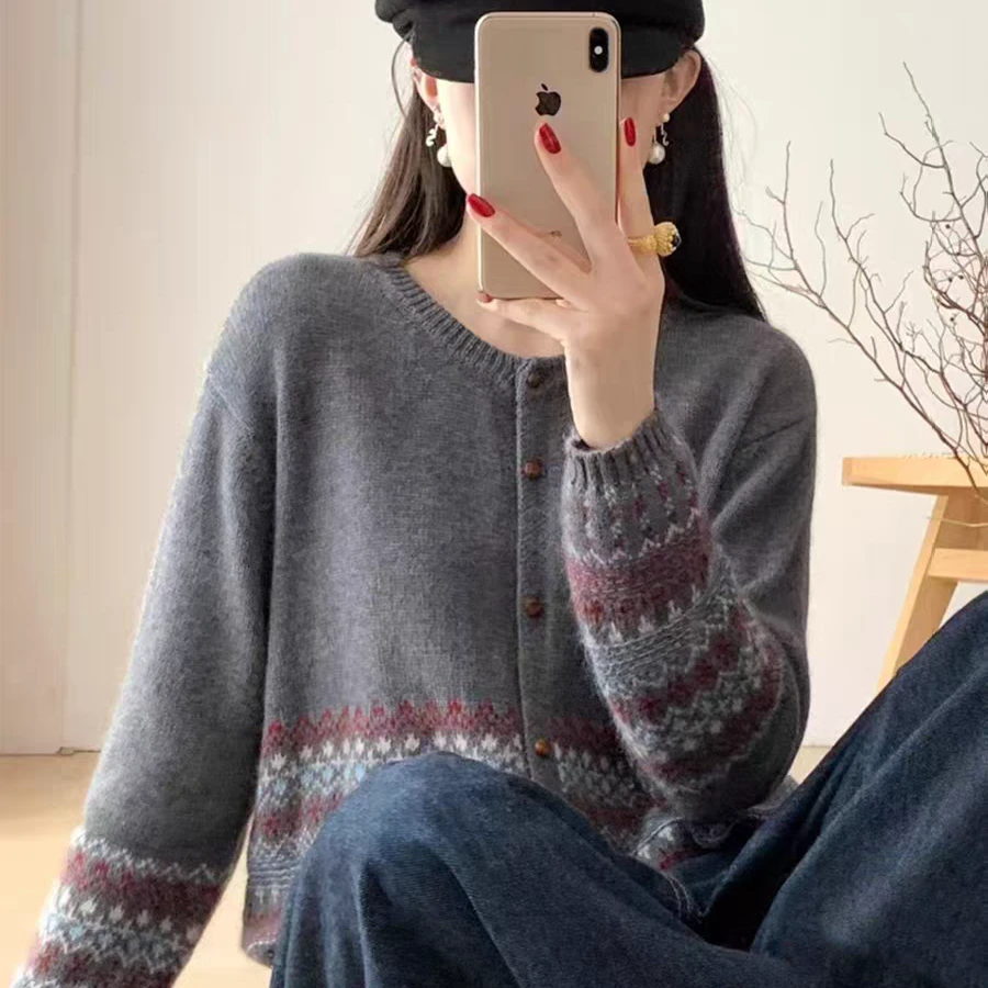 浣熊绒~时尚提花毛针织衫复古圆领开衫女百搭宽松气质