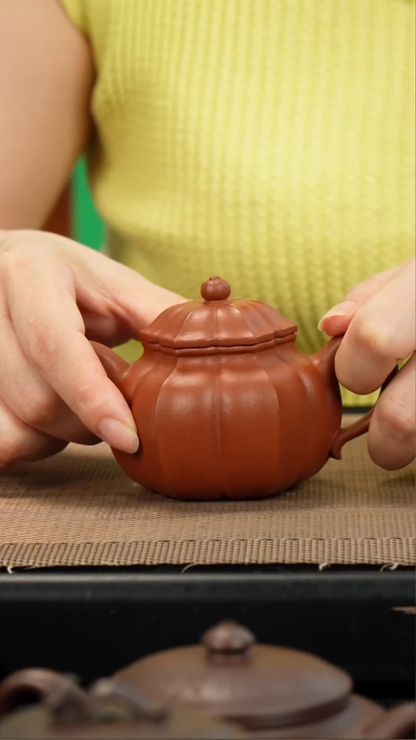 茶壶紫砂生砂朱泥筋纹莲子150