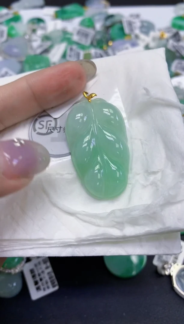 颈饰18K金镶嵌翡翠天然缅甸翡翠A货百元以上9元证书费自理