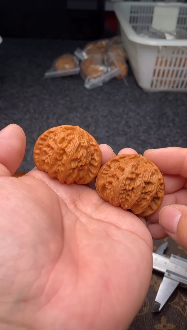 把件文玩核桃b181号45尺白狮子