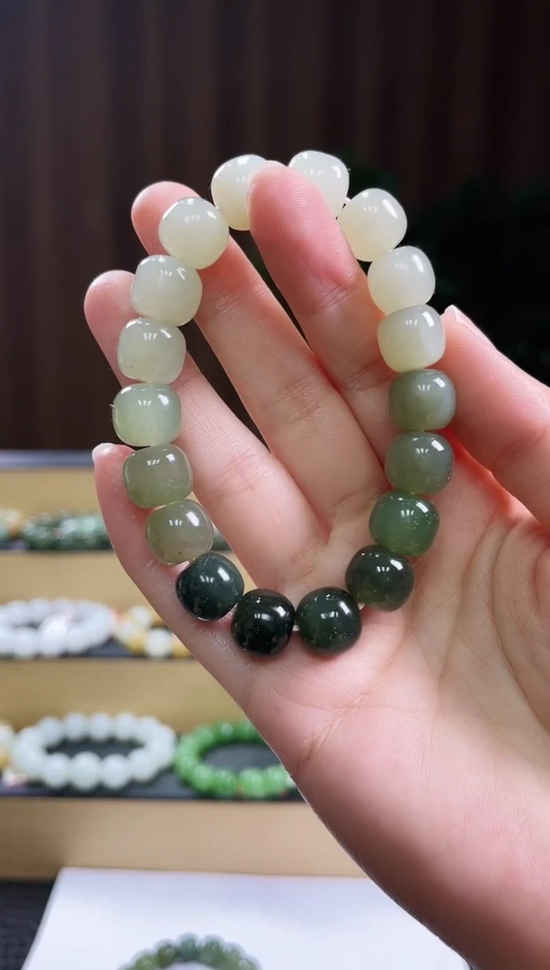 手串未镶嵌和田玉12mm左右