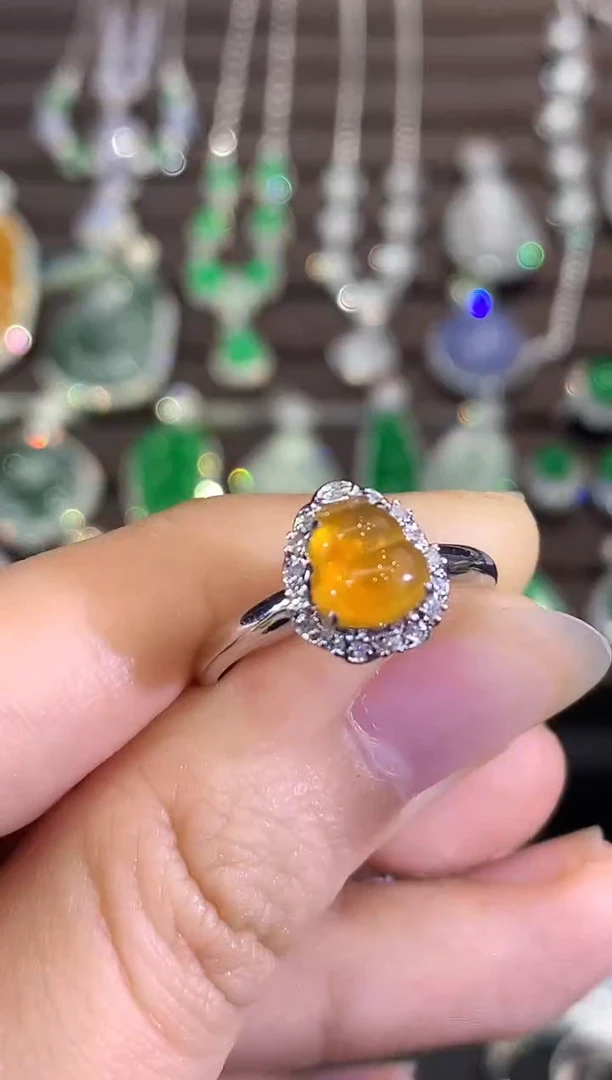 18K金镶嵌戒指翡翠B185