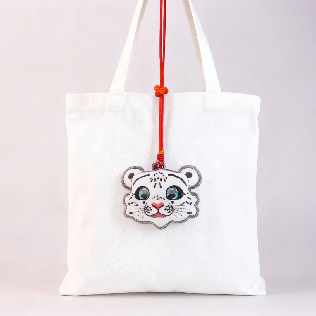 雪豹手工刺绣diy材料包护身香囊香包挂件