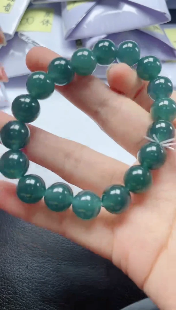 翡翠未镶嵌颈饰