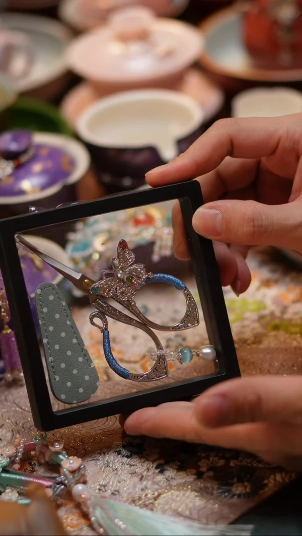 【闪购商品】摆件蓝色编织蝴蝶剪刀