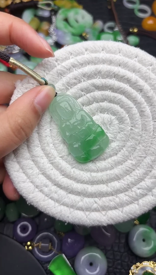 颈饰未镶嵌翡翠缅甸翡翠吊坠