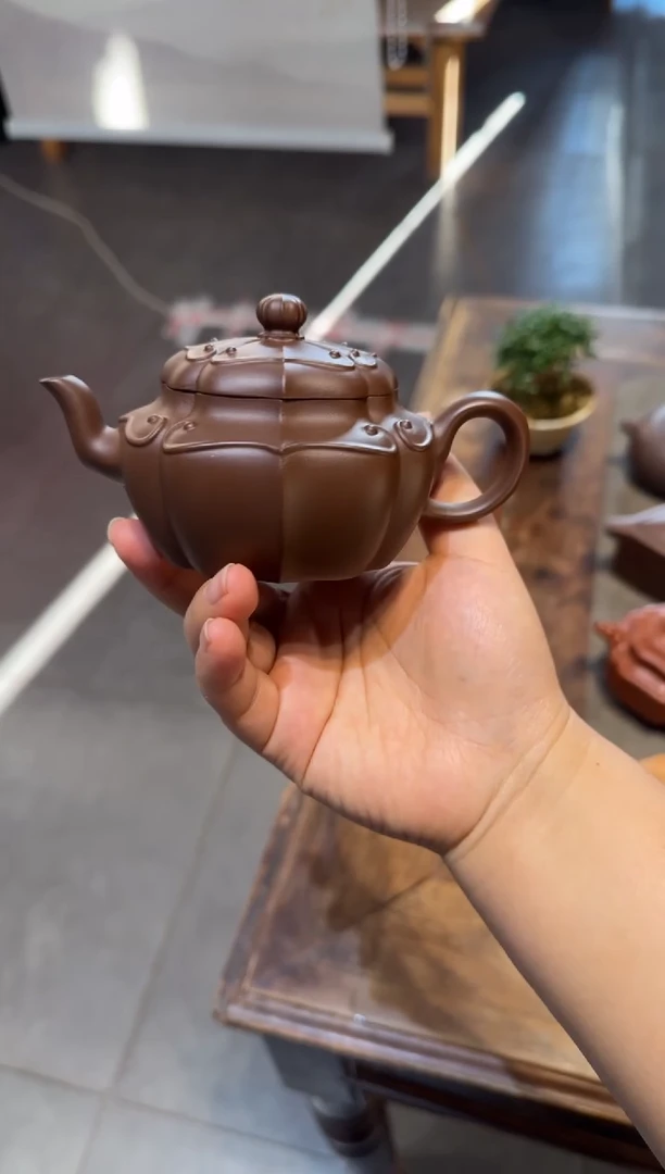 茶壶紫砂猪**?向阳而生