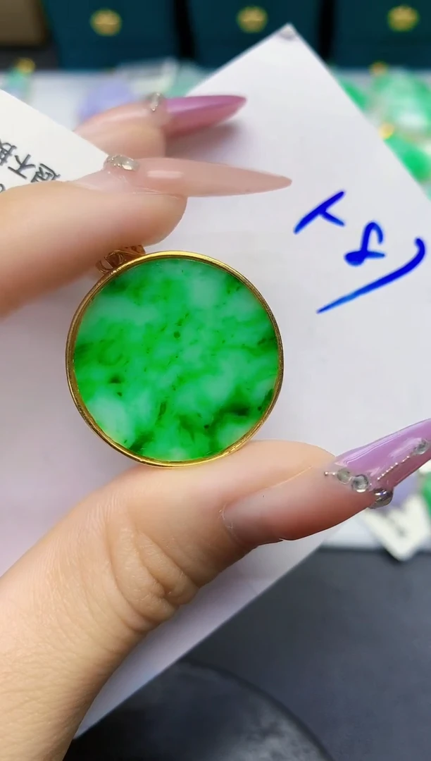 颈饰未镶嵌翡翠缅甸天然翡翠A货