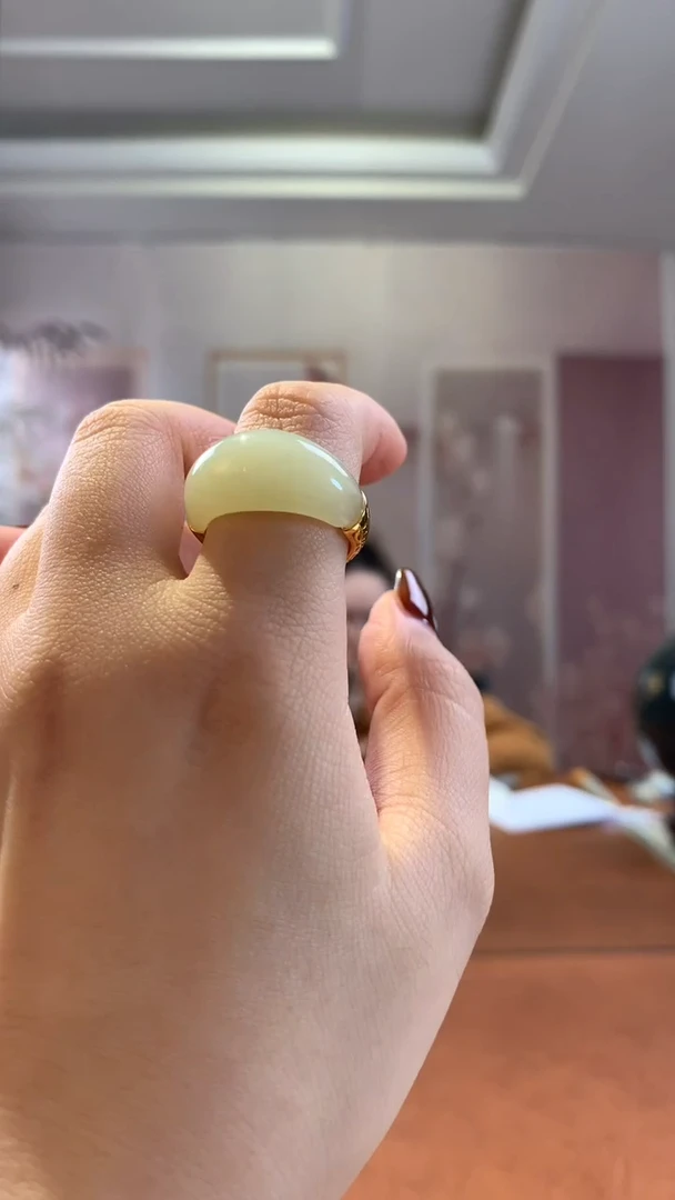 银S925镶嵌和田玉挂件阿*?黄口戒指