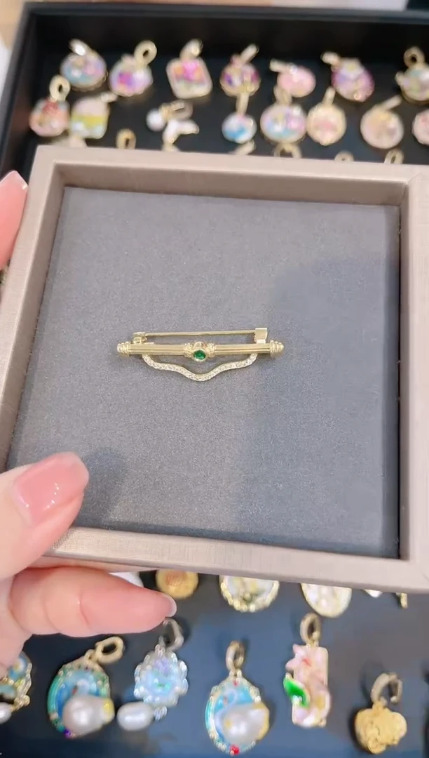 【闪购商品】淡水珍珠颈饰合金胸针