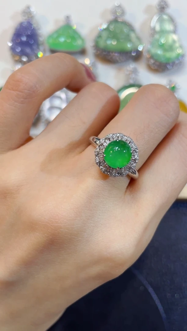 颈饰18K金镶嵌翡翠团购2