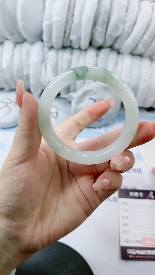 【闪购商品】石英质玉手镯未镶嵌0431127493-多样性发货