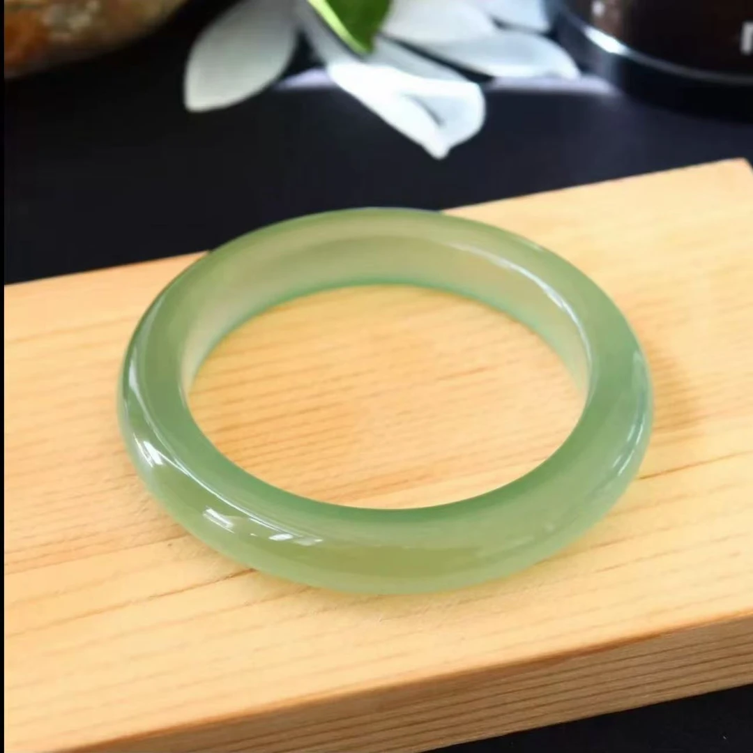 【孙总矿业 】纯天然玉石冰透手镯加梅兰竹菊把件多样性发其一LX