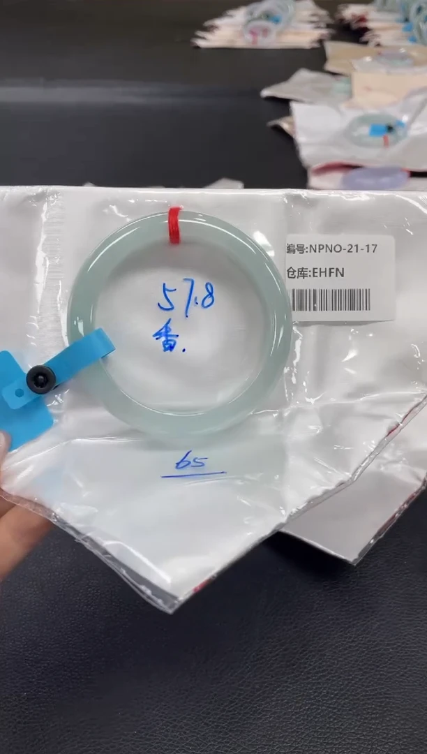 未镶嵌手镯翡翠翡翠手镯