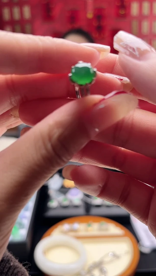 【闪购商品】翡翠戒指18K金镶嵌戒指