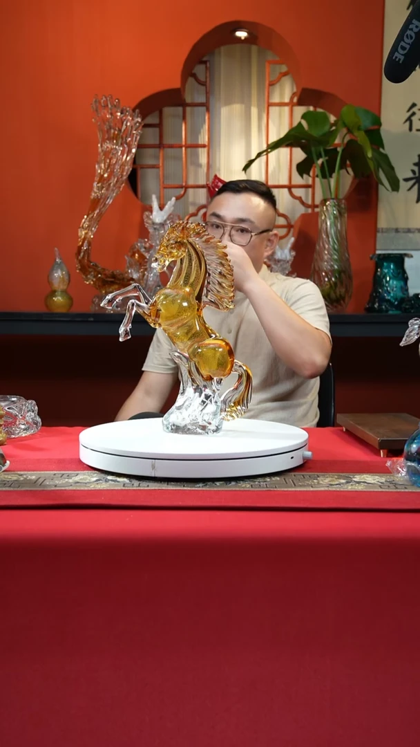 手工艺品琉璃金马