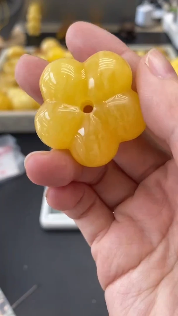 琥珀未镶嵌珠宝奇石1549