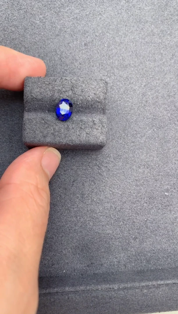 蓝宝石裸石未镶嵌2ct蓝宝石