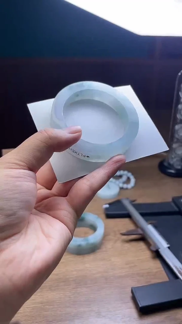 未镶嵌手镯定制翡翠赵定制