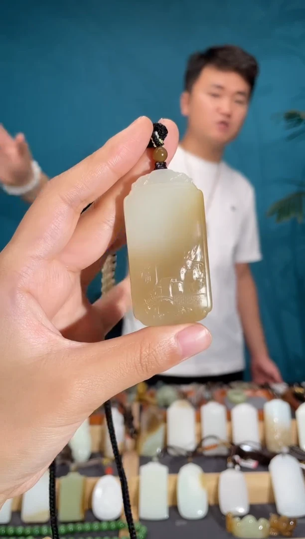 颈饰未镶嵌和田玉1