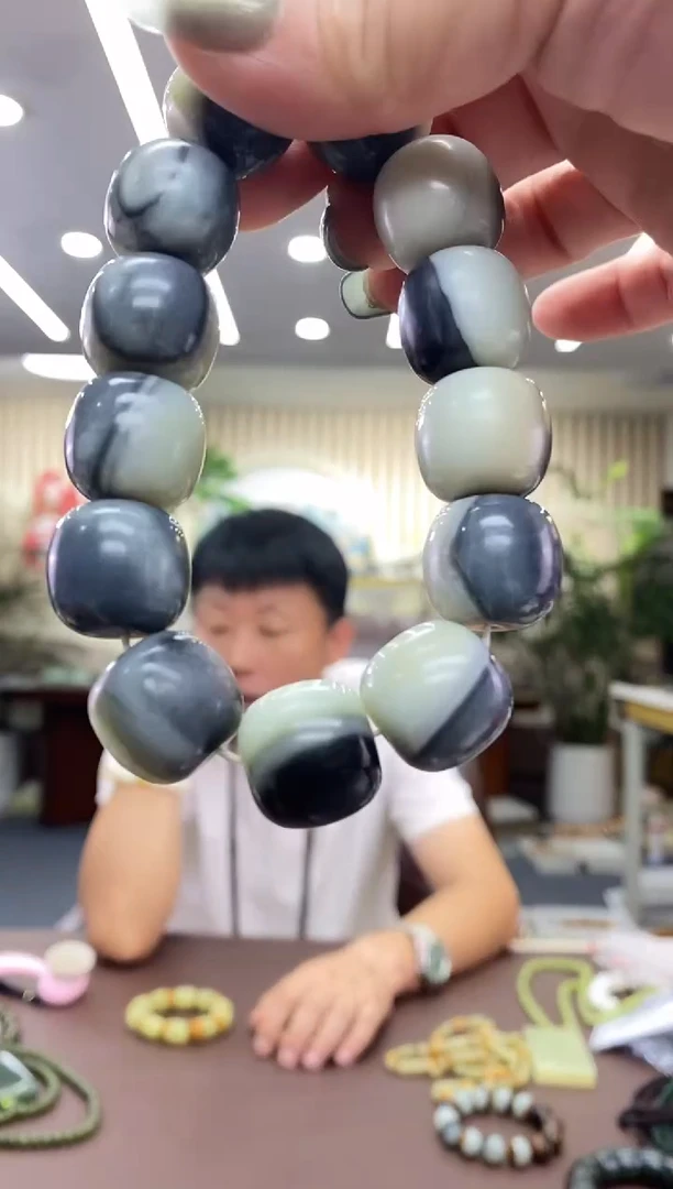 未镶嵌手链和田玉手串