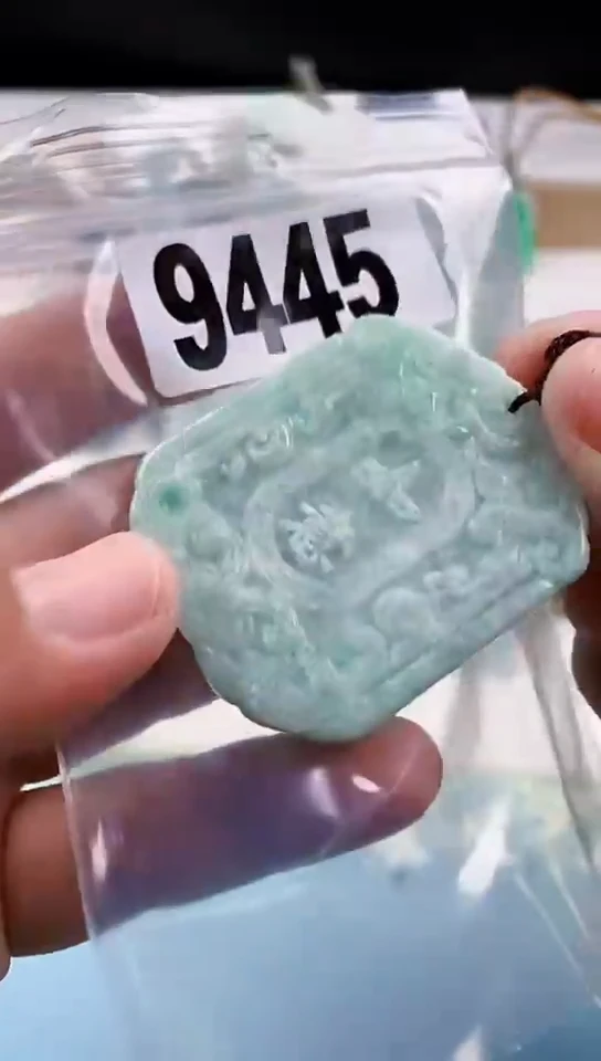 【闪购商品】翡翠挂件未镶嵌天然翡翠吊坠挂件