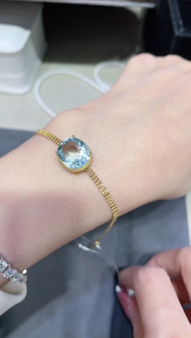 18K金镶嵌天然海蓝宝石手链
