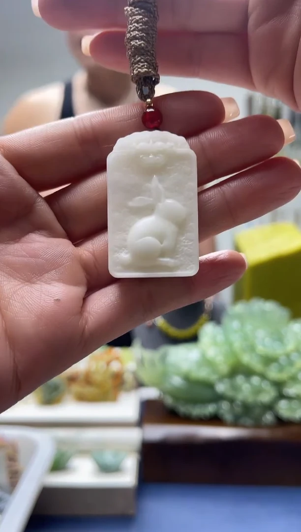 未镶嵌岫玉颈饰`