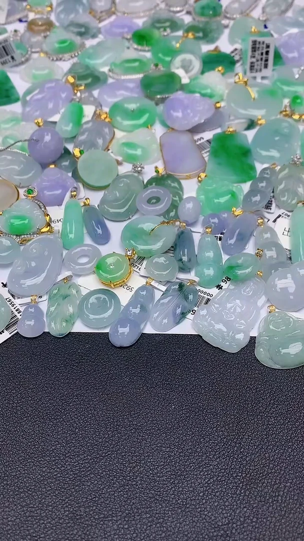 颈饰18K金镶嵌翡翠a货假一赔三支持复检百元上9元证书费自理