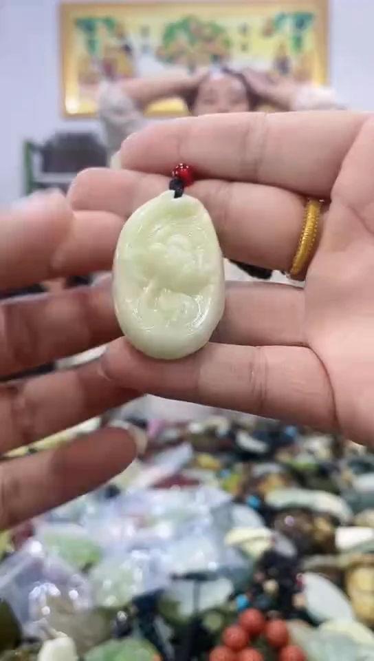 未镶嵌蛇纹石玉挂件